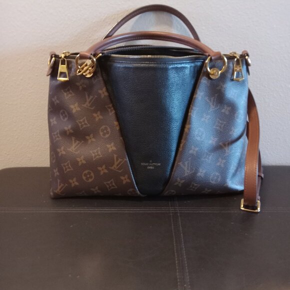 Authentic Louis Vuitton - Picture 1 of 12